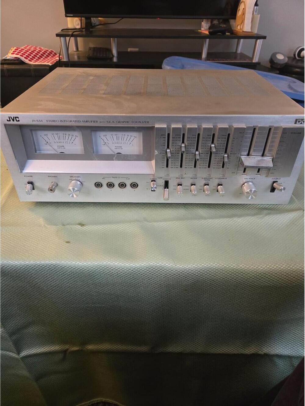 Vintage JVC JA-S44 Stereo Integrated Amplifier with S.E.A. Graphic Equalizer
